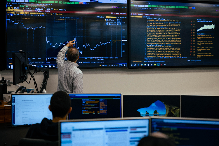 آموزش ترید توسط استاد معامله گری (Mentor)